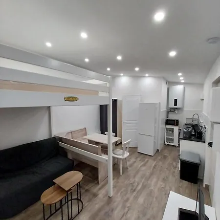 Maison شيسي